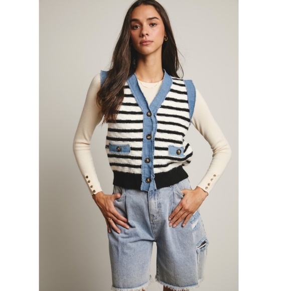 🌟 “The Eleanor" Striped Denim Trim Knit Vest - Picture 3 of 3
